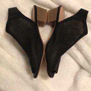 Black sandals heel open toe 8